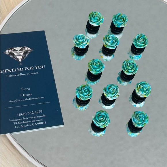 Custom Aqua and Yellow Rose Cabochon Croc Jibbitz! 🌊💛 - Picture 1 of 2